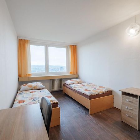 Tvm Tower Modrany Hostel Прага Екстериор снимка
