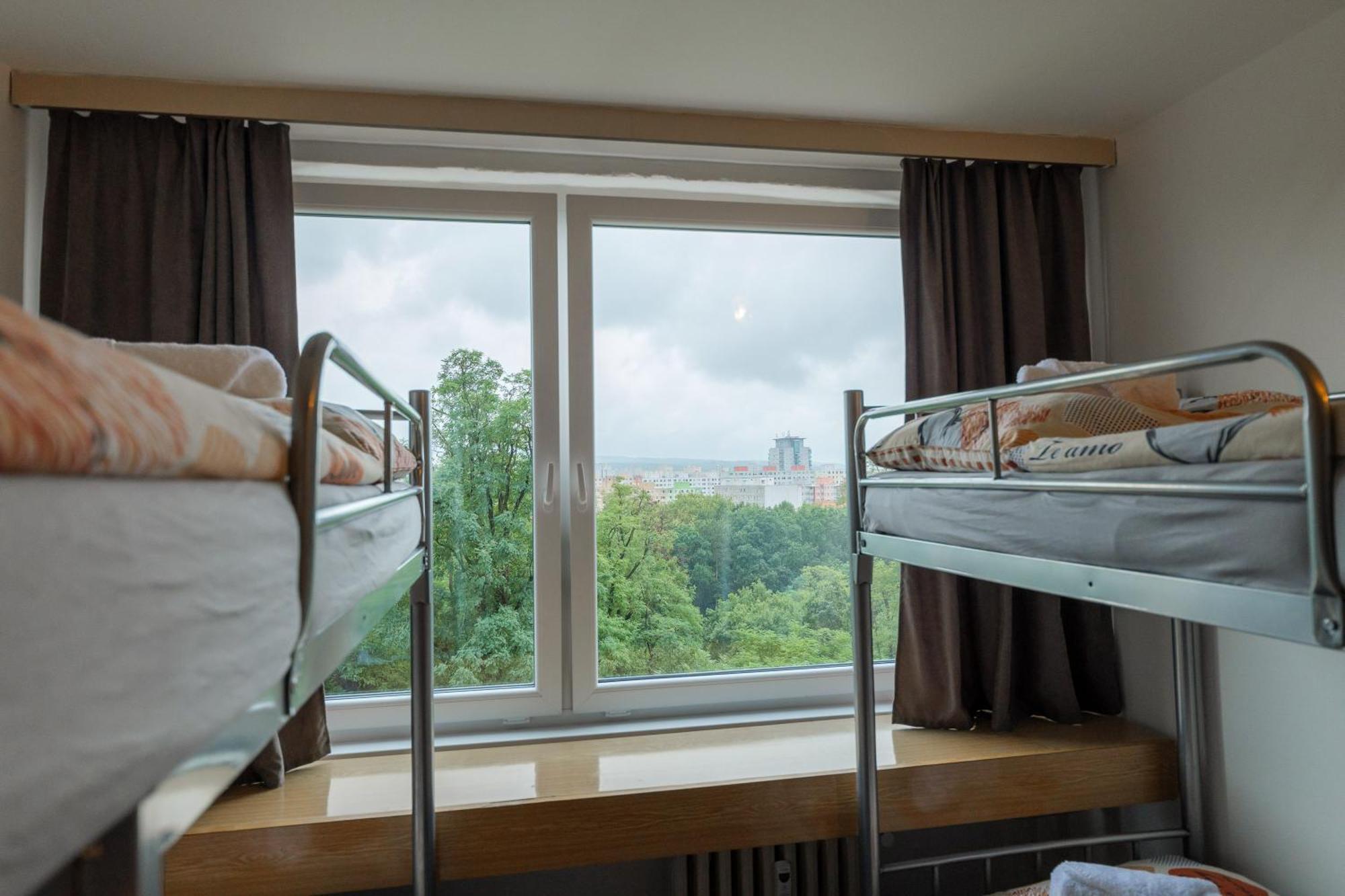 Tvm Tower Modrany Hostel Прага Екстериор снимка