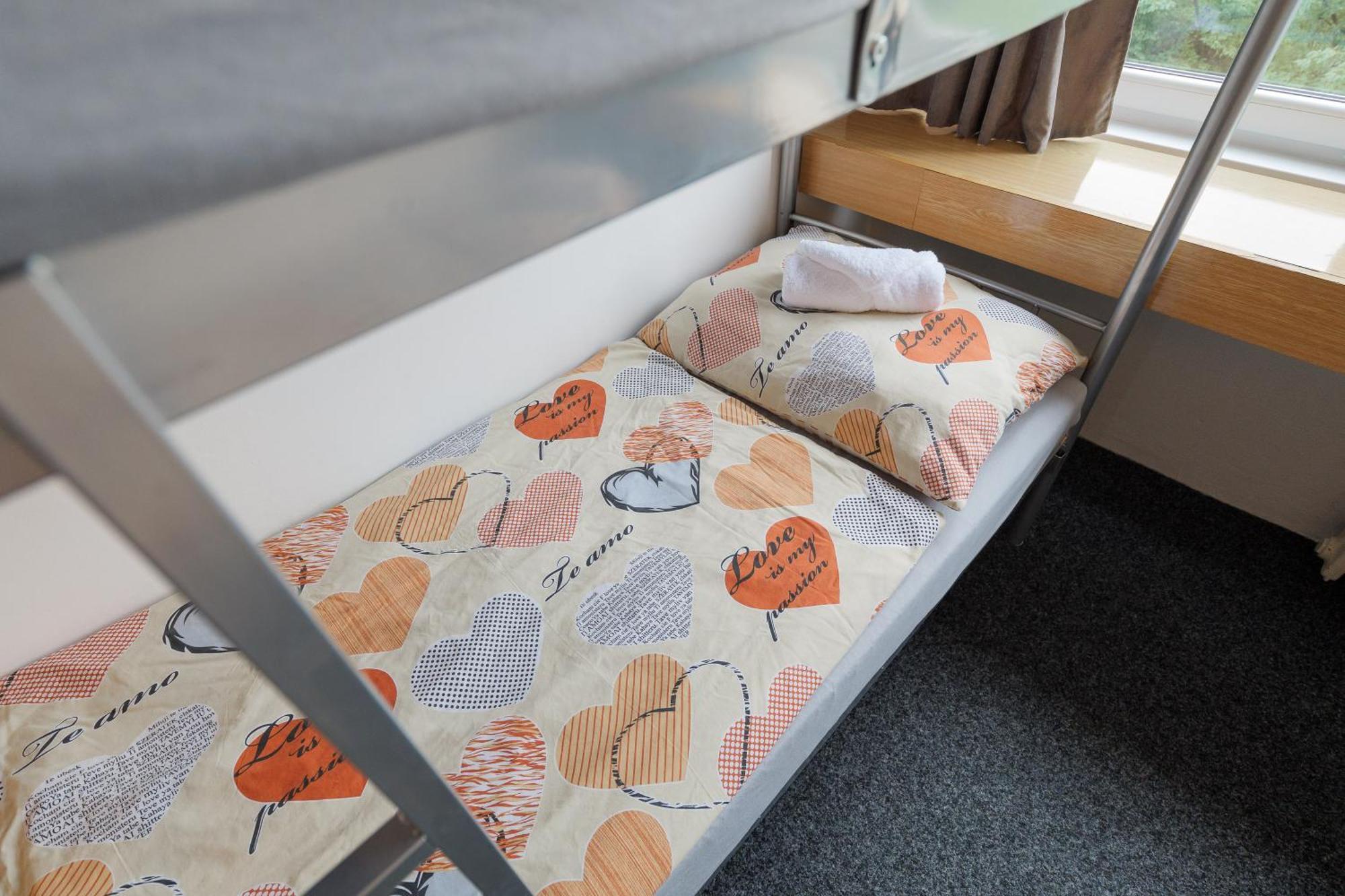 Tvm Tower Modrany Hostel Прага Екстериор снимка