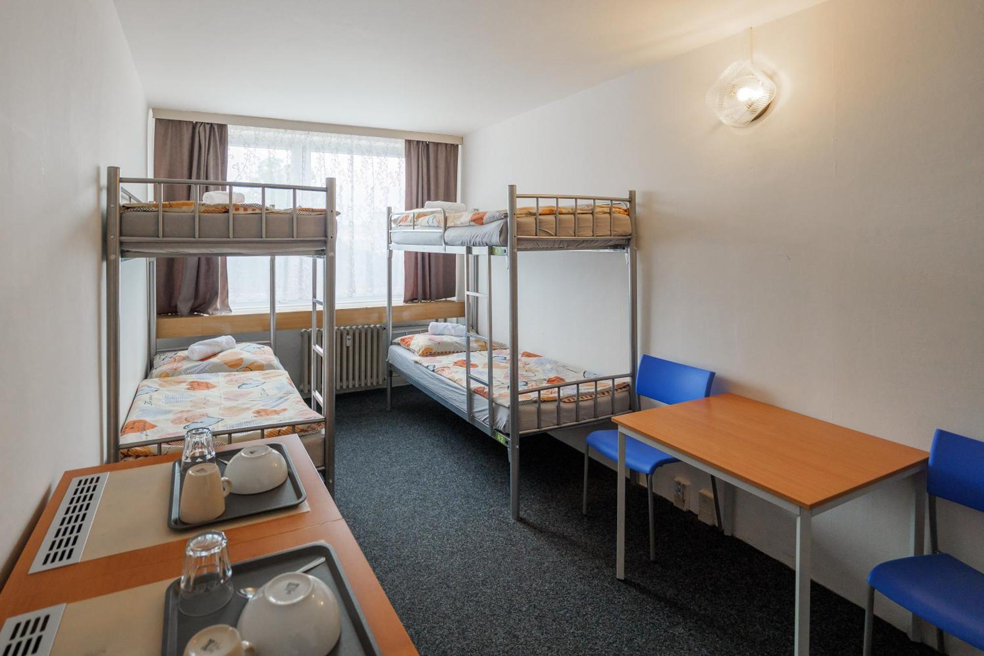 Tvm Tower Modrany Hostel Прага Екстериор снимка