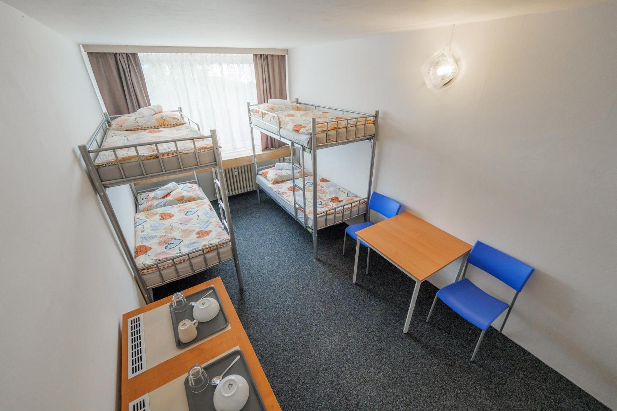 Tvm Tower Modrany Hostel Прага Екстериор снимка