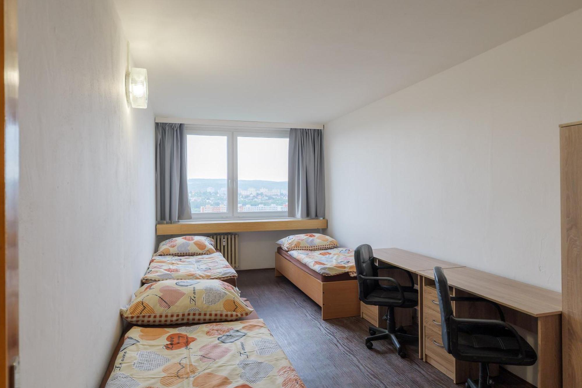 Tvm Tower Modrany Hostel Прага Екстериор снимка