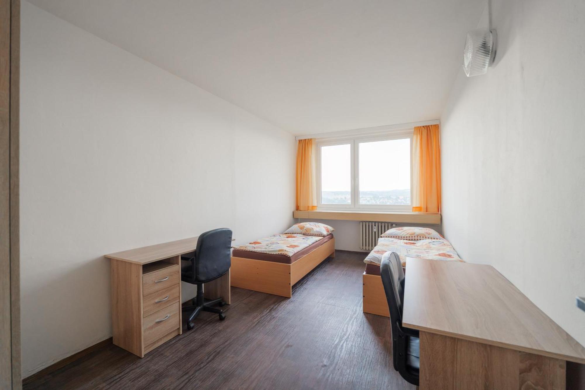Tvm Tower Modrany Hostel Прага Екстериор снимка