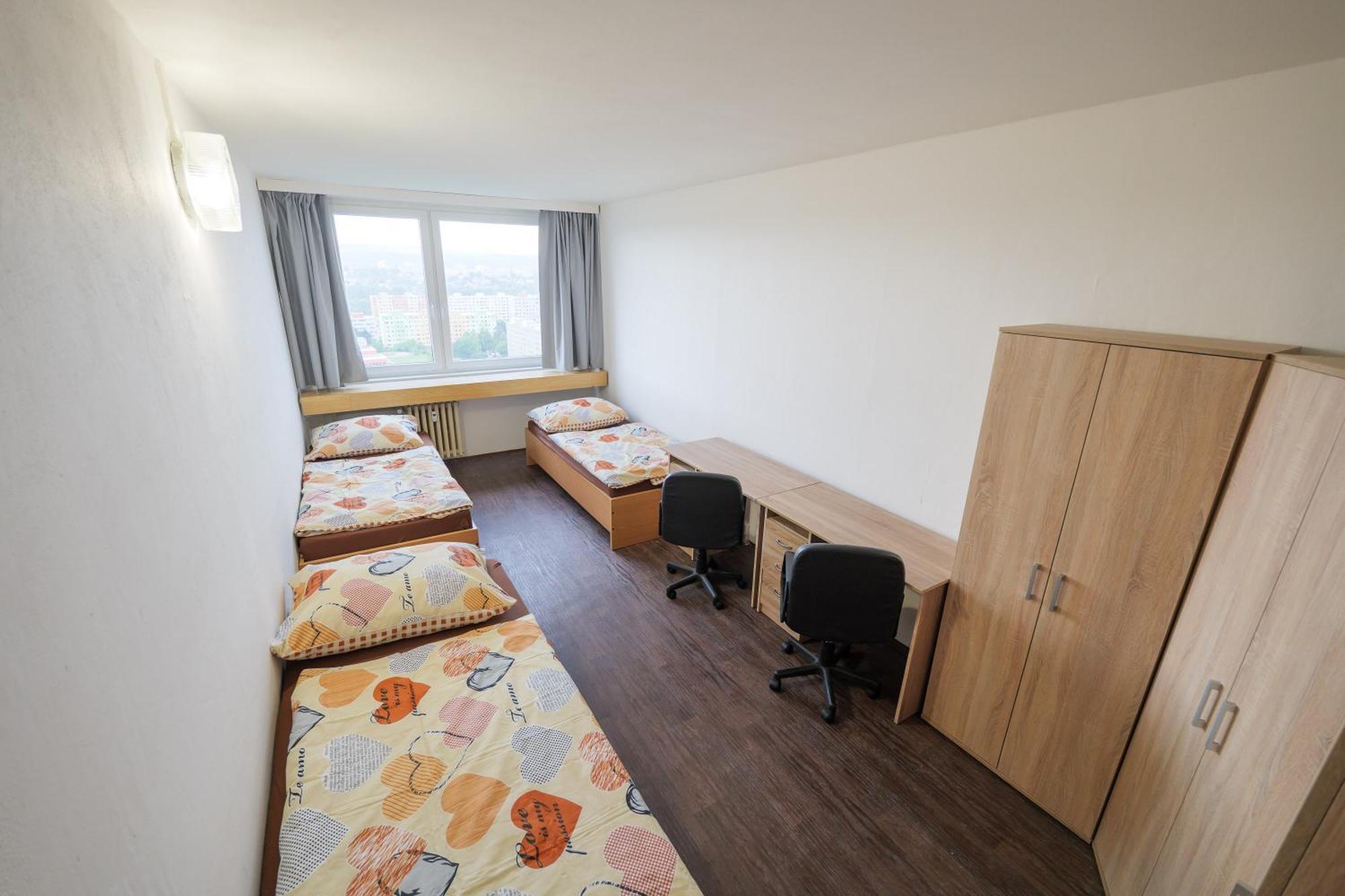 Tvm Tower Modrany Hostel Прага Екстериор снимка