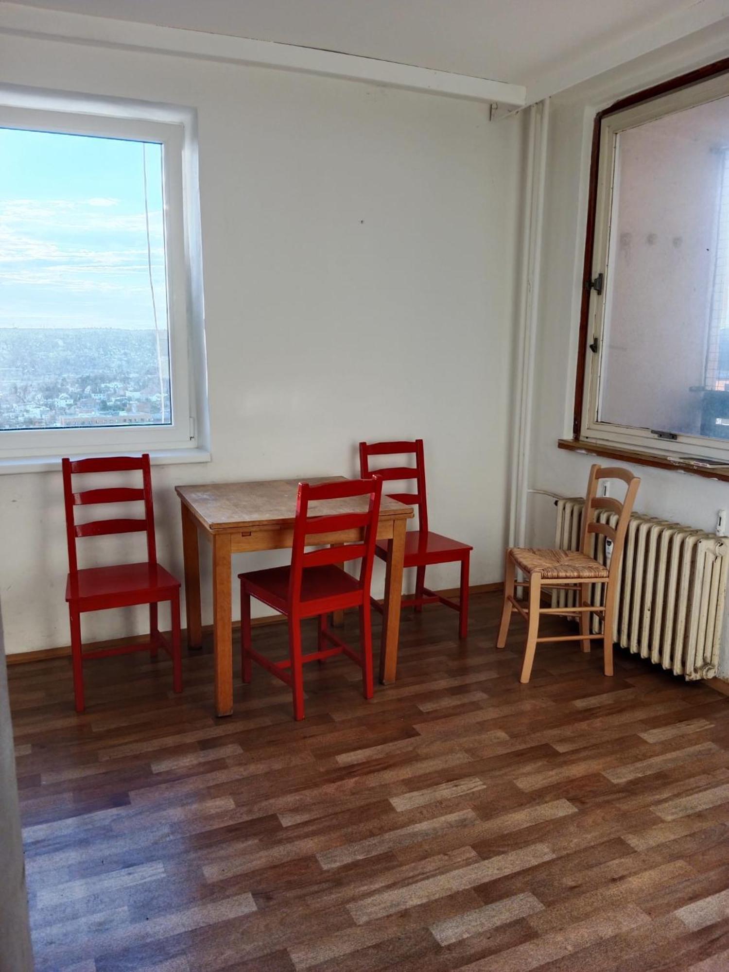 Tvm Tower Modrany Hostel Прага Екстериор снимка