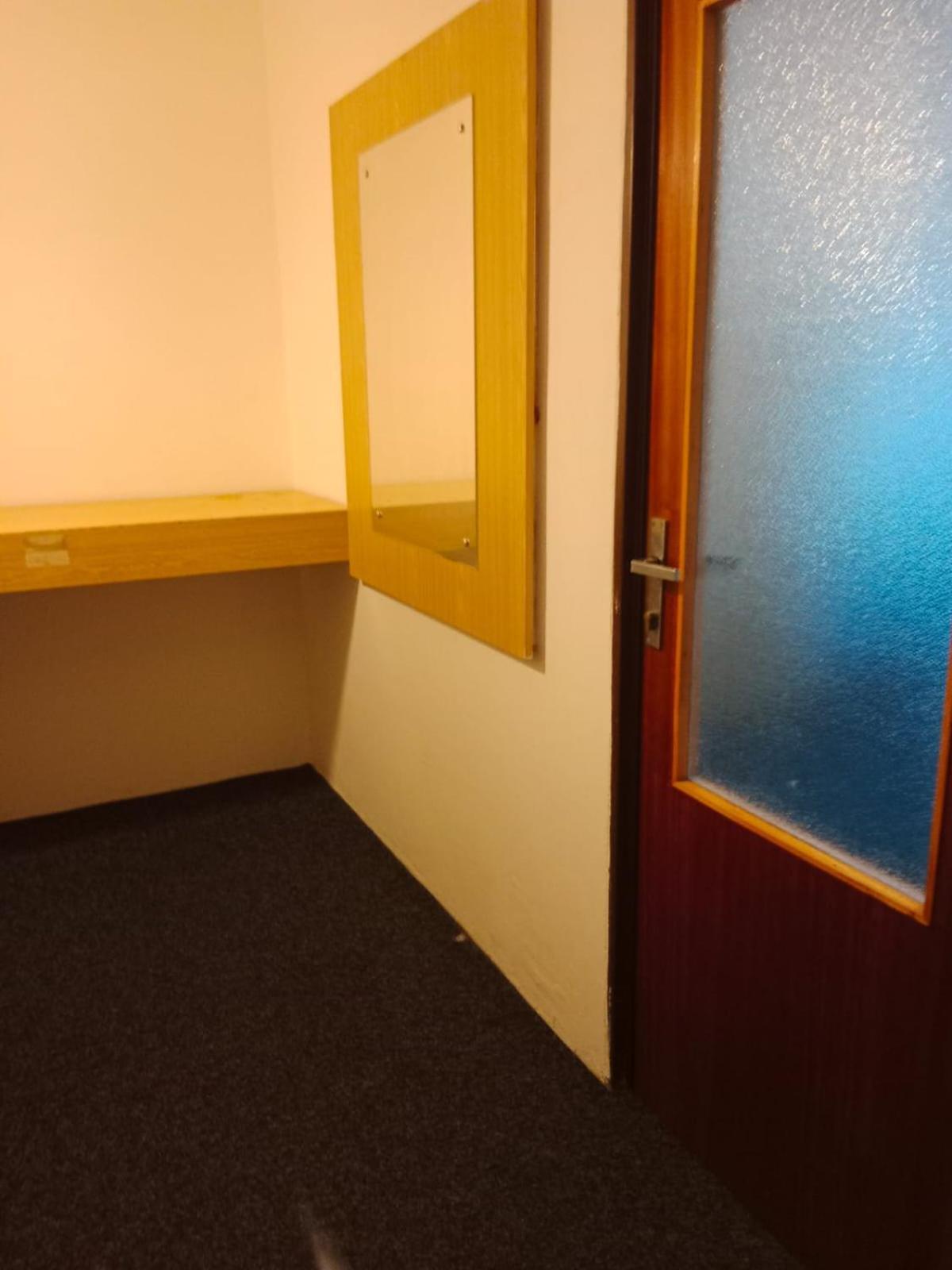 Tvm Tower Modrany Hostel Прага Екстериор снимка